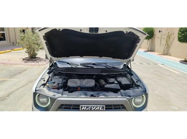 Car image 32