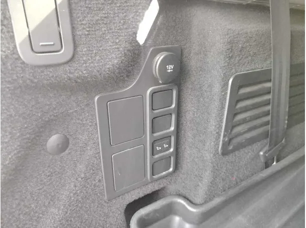 Car image 36