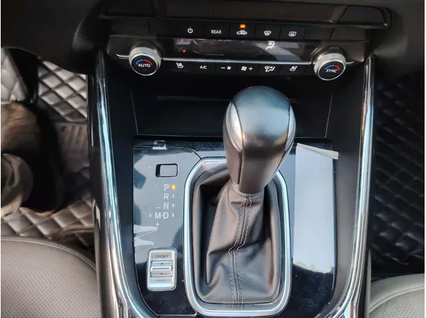 Car image 27