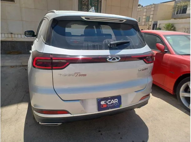 Car image 7