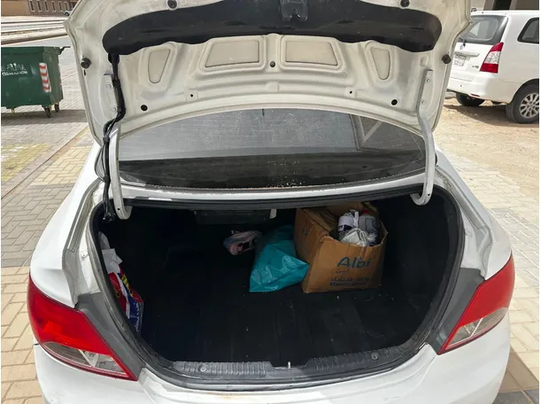 Car image 20