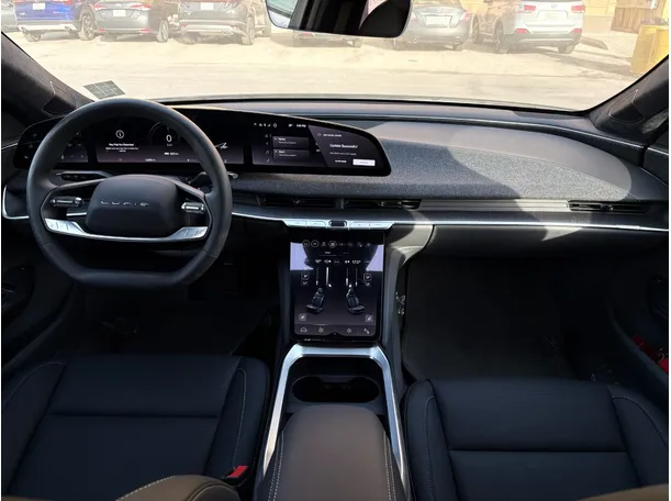 Car image 18