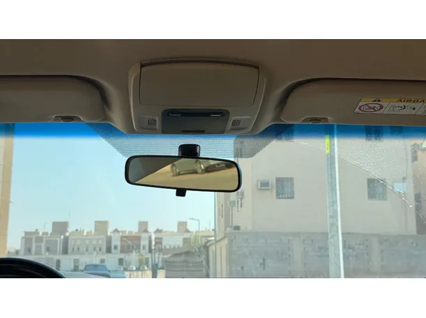 Car image 24