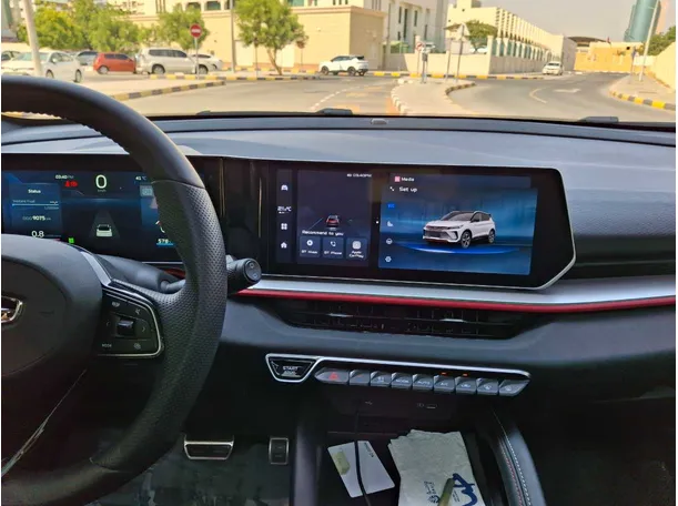 Car image 15