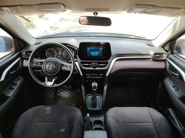 Car image 21