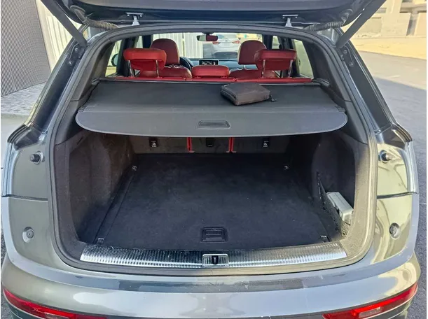 Car image 28
