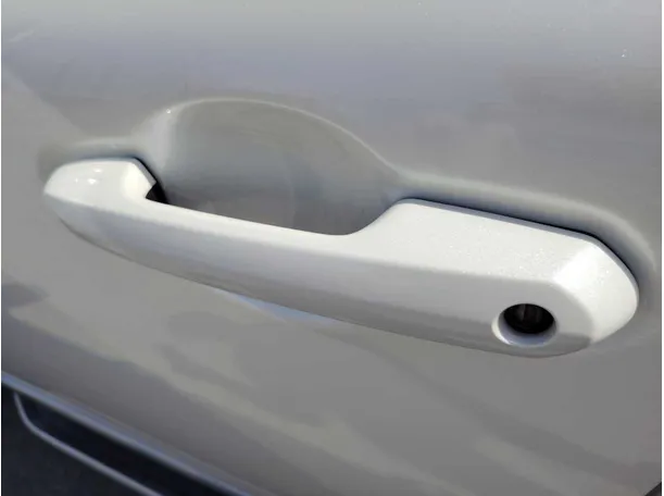 Car image 33
