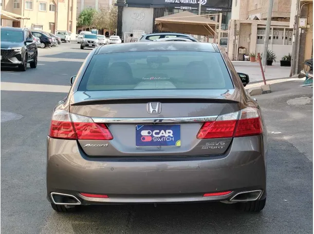 Car image 6