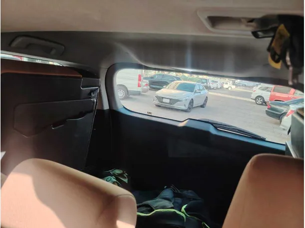 Car image 35