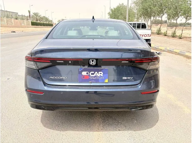 Car image 6
