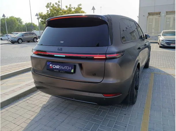 Car image 5
