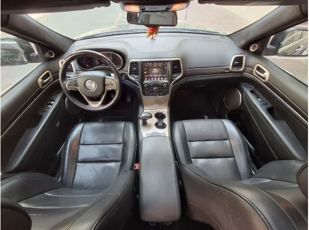 Car image 16