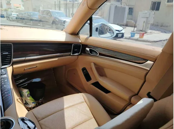 Car image 22