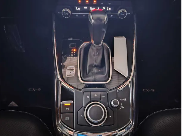 Car image 24
