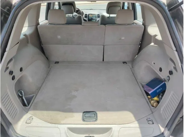 Car image 30