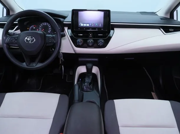 Car image 14
