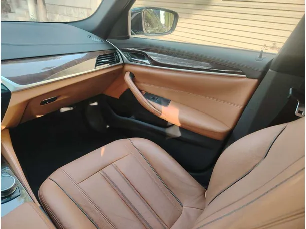 Car image 23