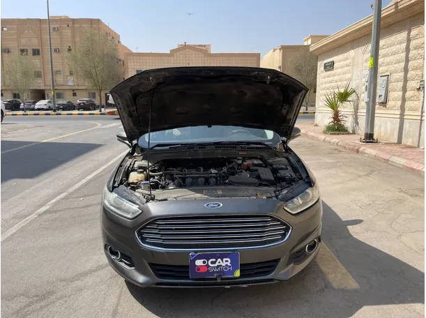 Car image 25
