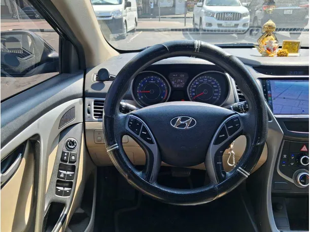 Car image 19