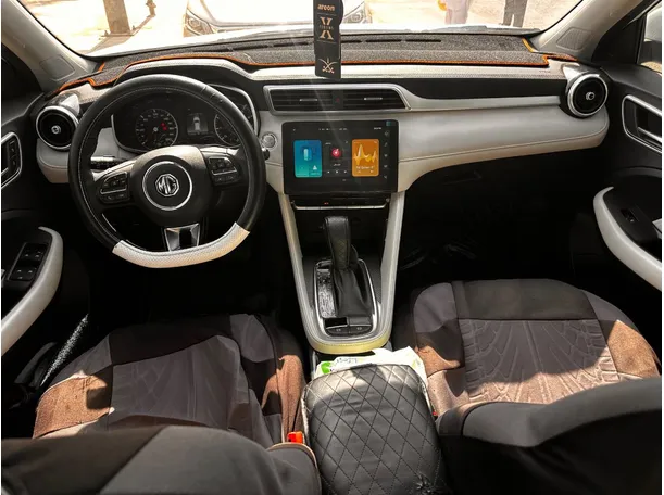 Car image 16