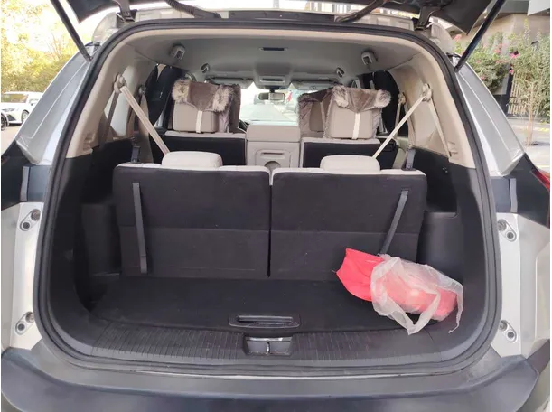 Car image 26