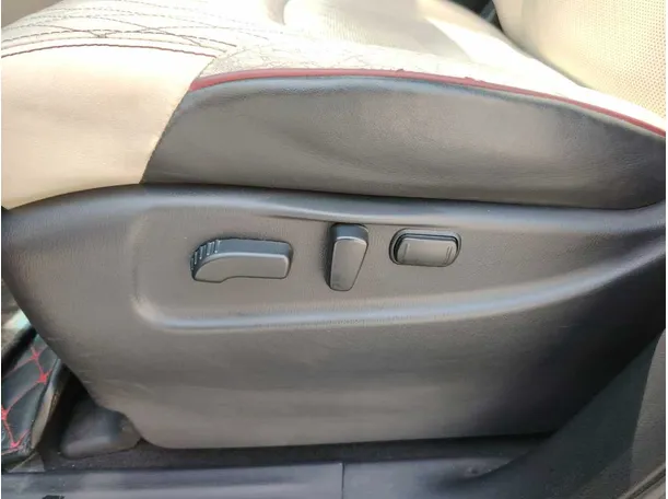 Car image 43