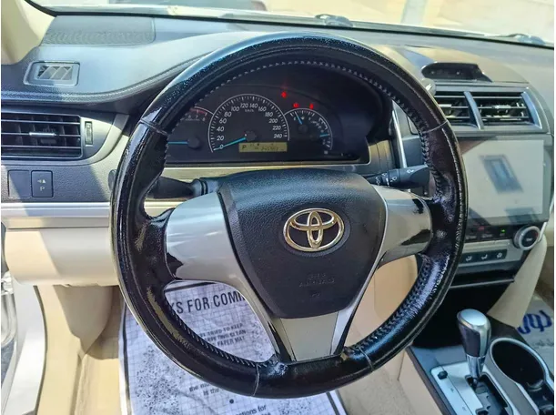 Car image 14