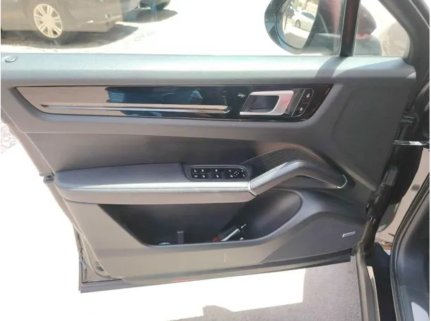 Car image 45