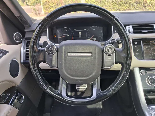 Car image 18