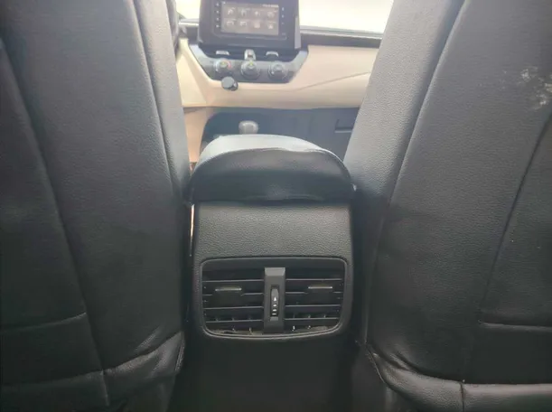 Car image 28