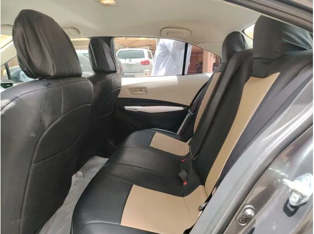 Car image 17