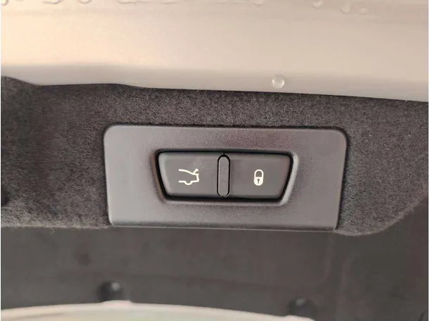 Car image 41