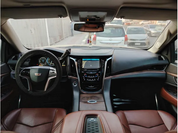 Car image 20