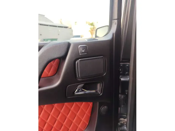 Car image 27