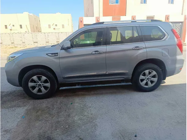 Car image 8