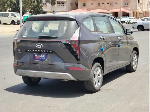 Car image 5