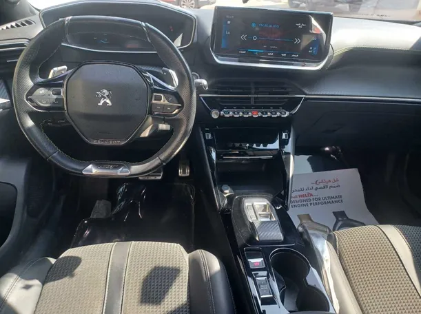Car image 16