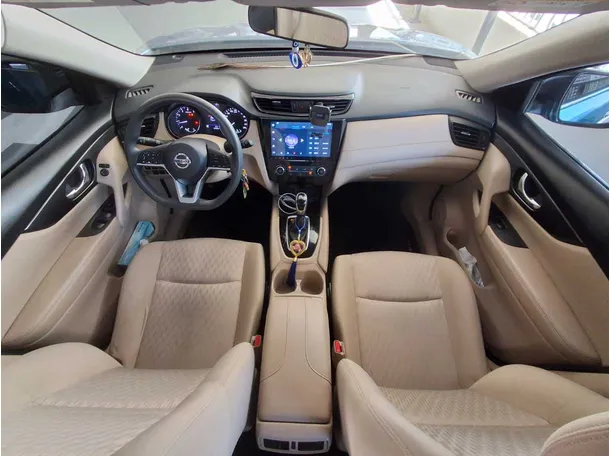 Car image 17