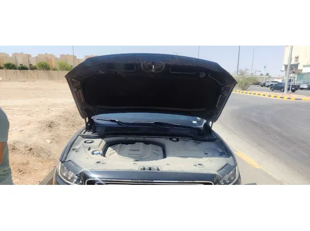 Car image 32