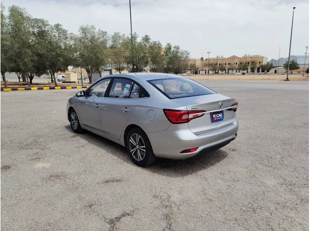 Car image 8