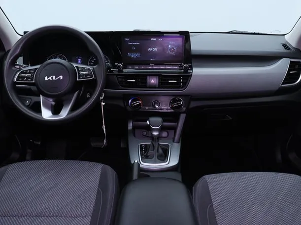 Car image 14