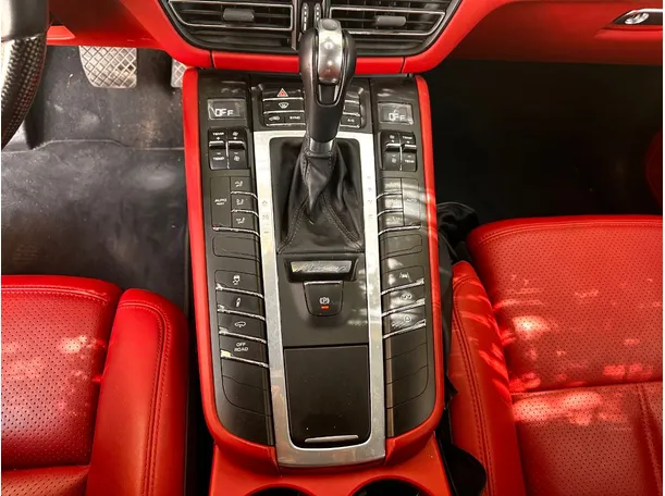 Car image 21