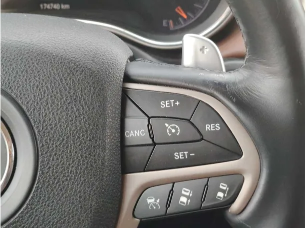 Car image 35