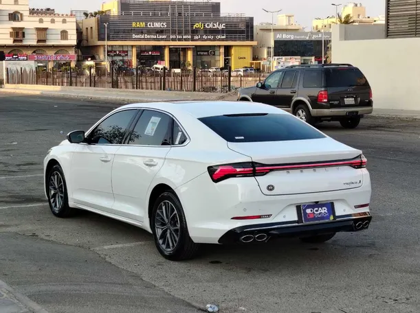 Car image 7