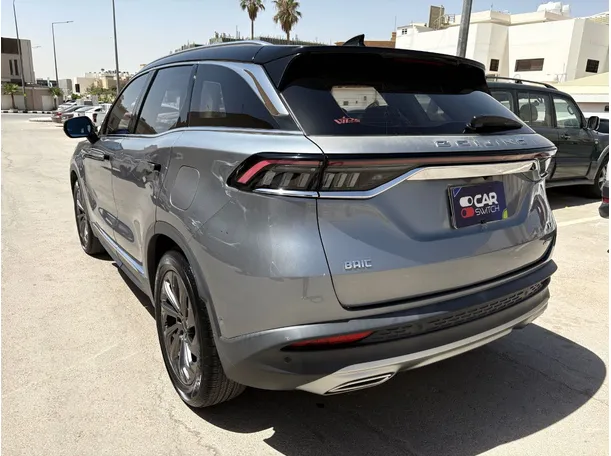 Car image 7