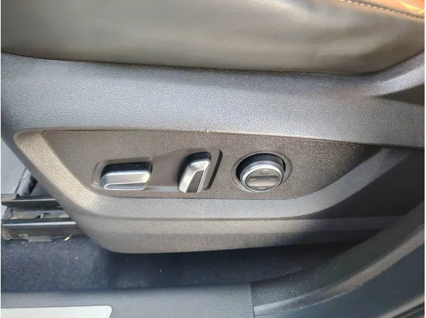 Car image 42