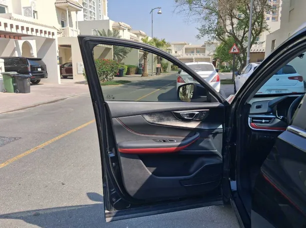 Car image 10
