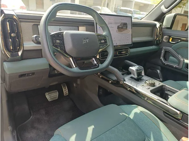 Car image 11