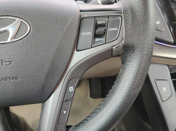 Car image 28