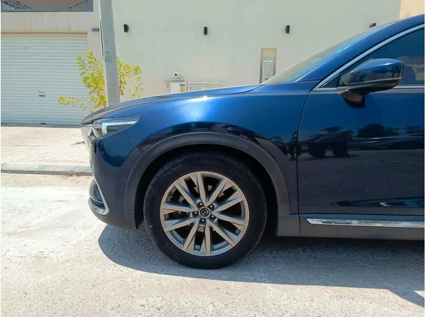 Car image 9